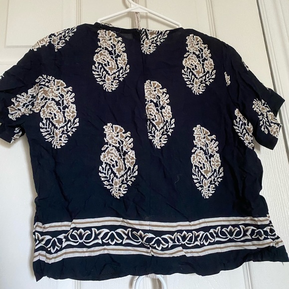 NWOT 2-peice set; crop top &high waisted shorts - Picture 3 of 7